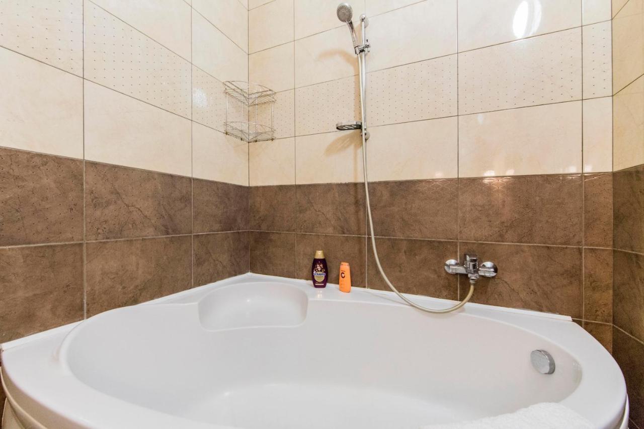 Rent-Kiev 2 Min Metro Chernihivska Lux Dış mekan fotoğraf